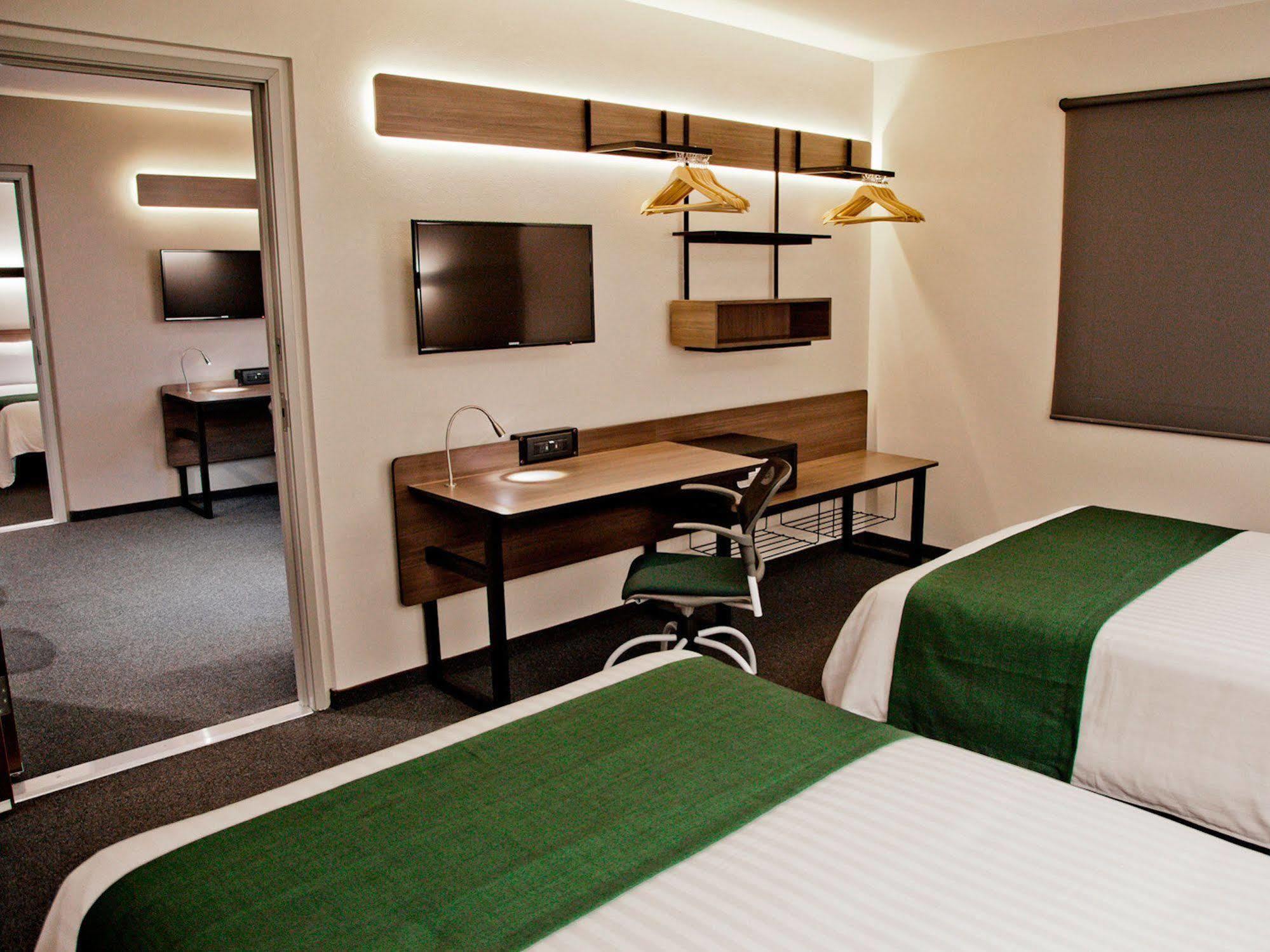 City Suites Puebla Finsa Exterior foto