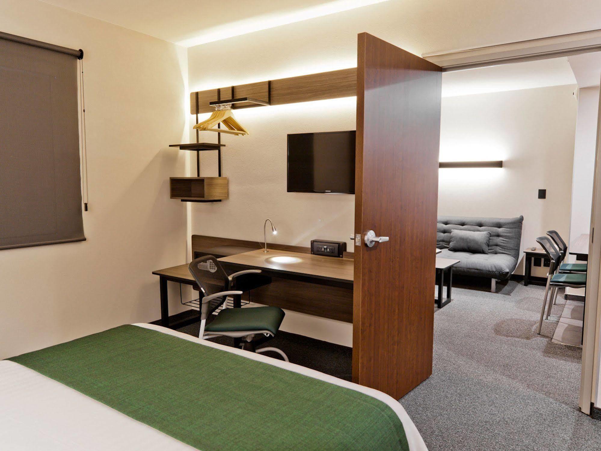 City Suites Puebla Finsa Exterior foto